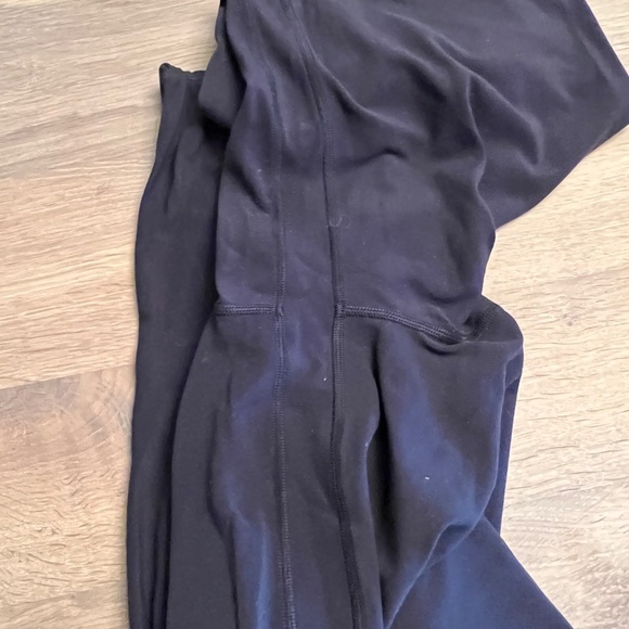 Lululemon Black Capri - Size 10 - Picture 5 of 6